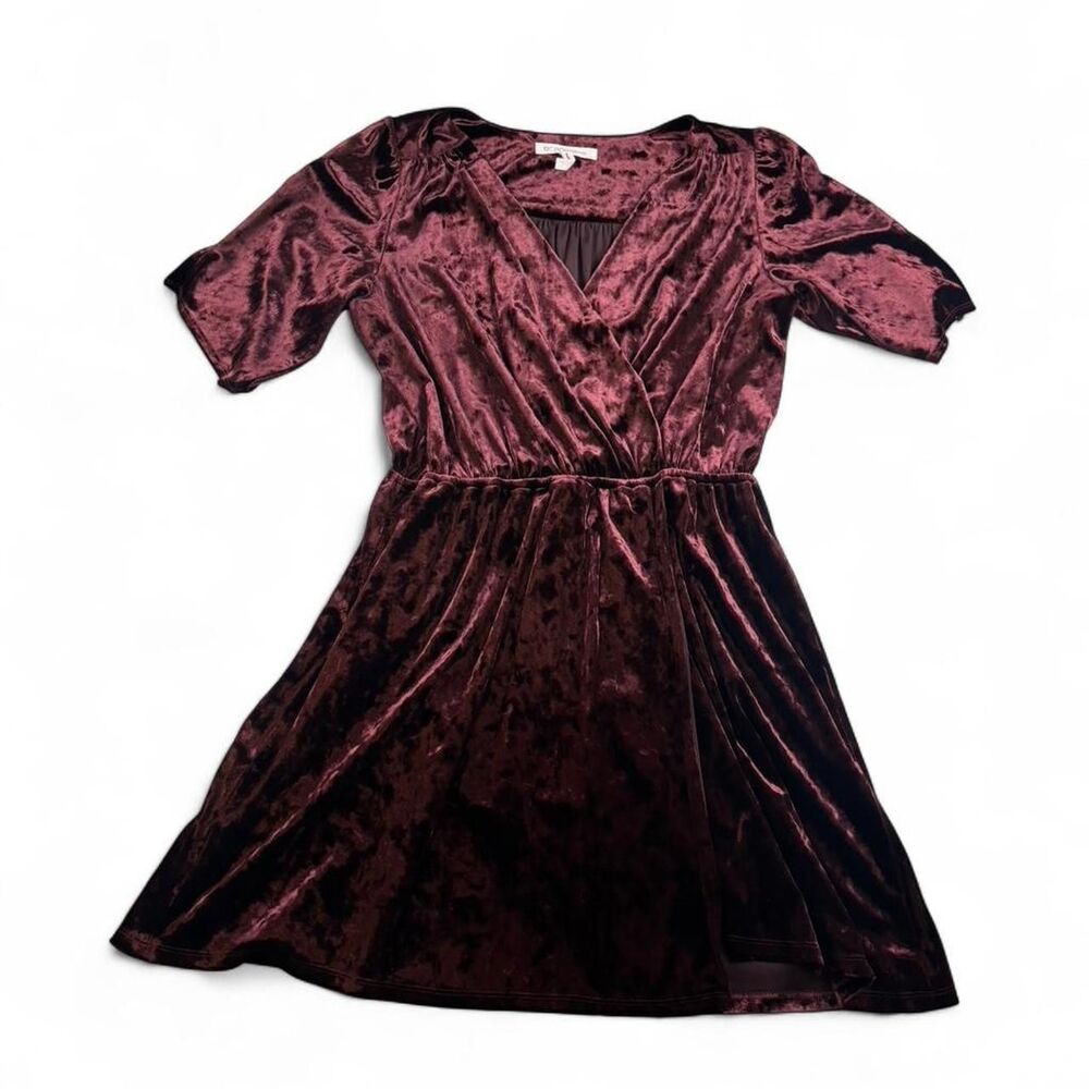 BCBG Burgundy Velvet Mini Dress Women’s M V Neck Short Sleeve Party